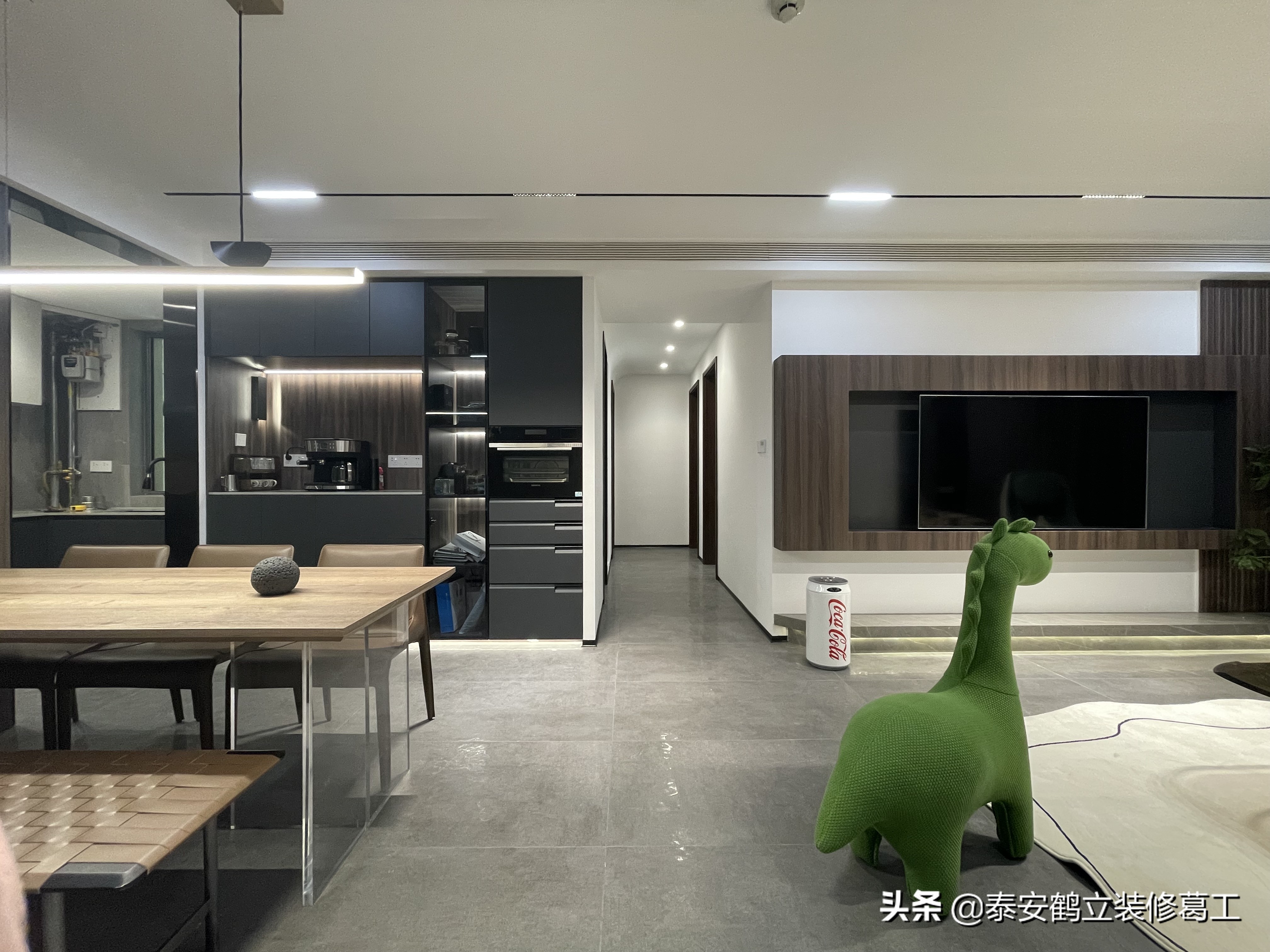 中央空调只开一个出风口费电吗,中央空调不要出风口能便宜多少