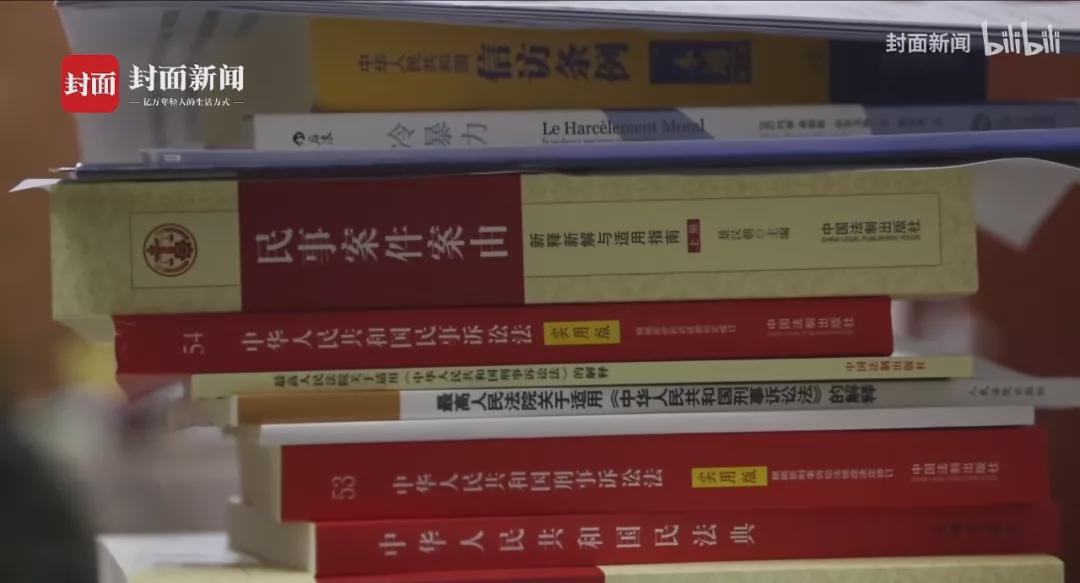 陈世峰下跪道歉江歌妈妈,陈世峰向江歌母亲下跪道歉