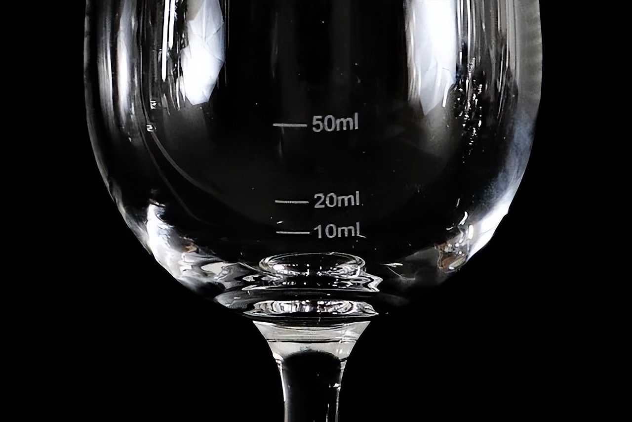 饮威士忌用什么杯好,威士忌杯怎么拿更多