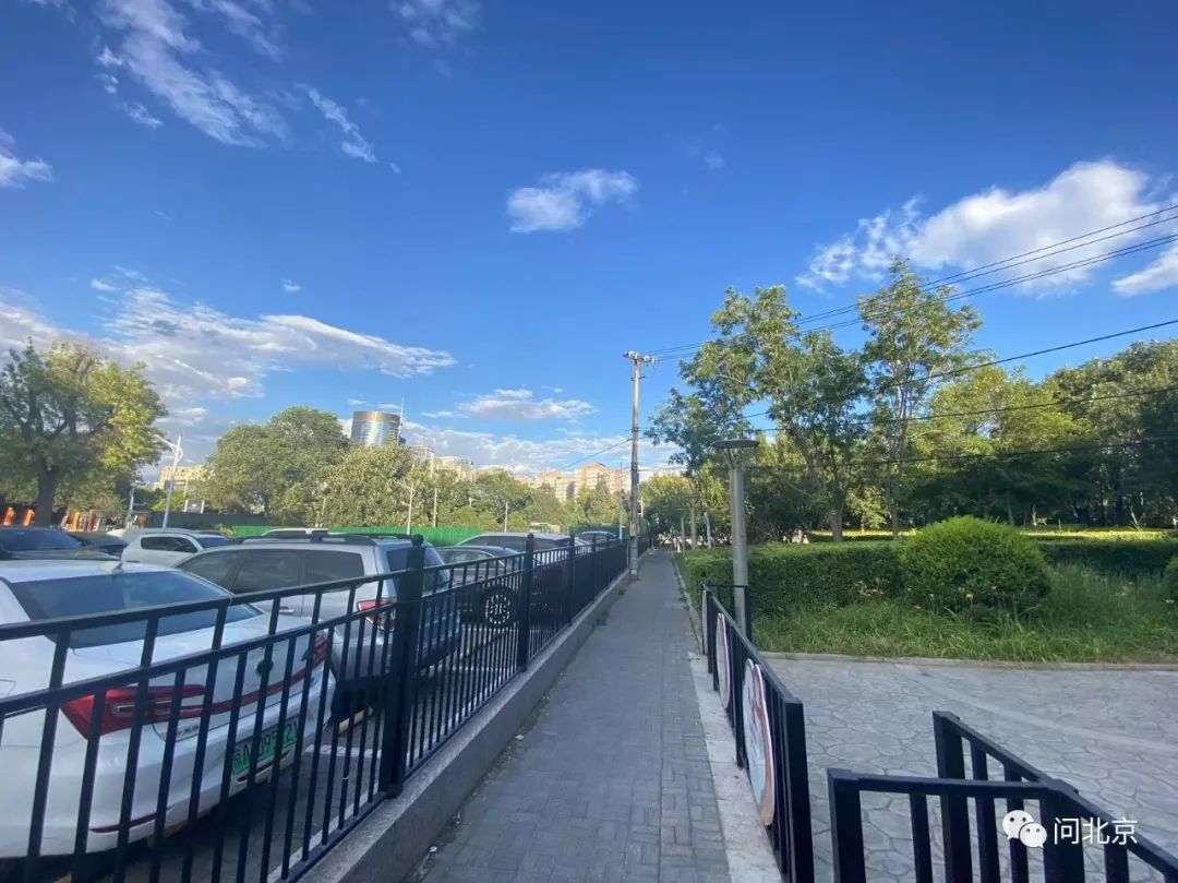 居住小区需配建临时停车位,居民区旁建停车场收费合理吗