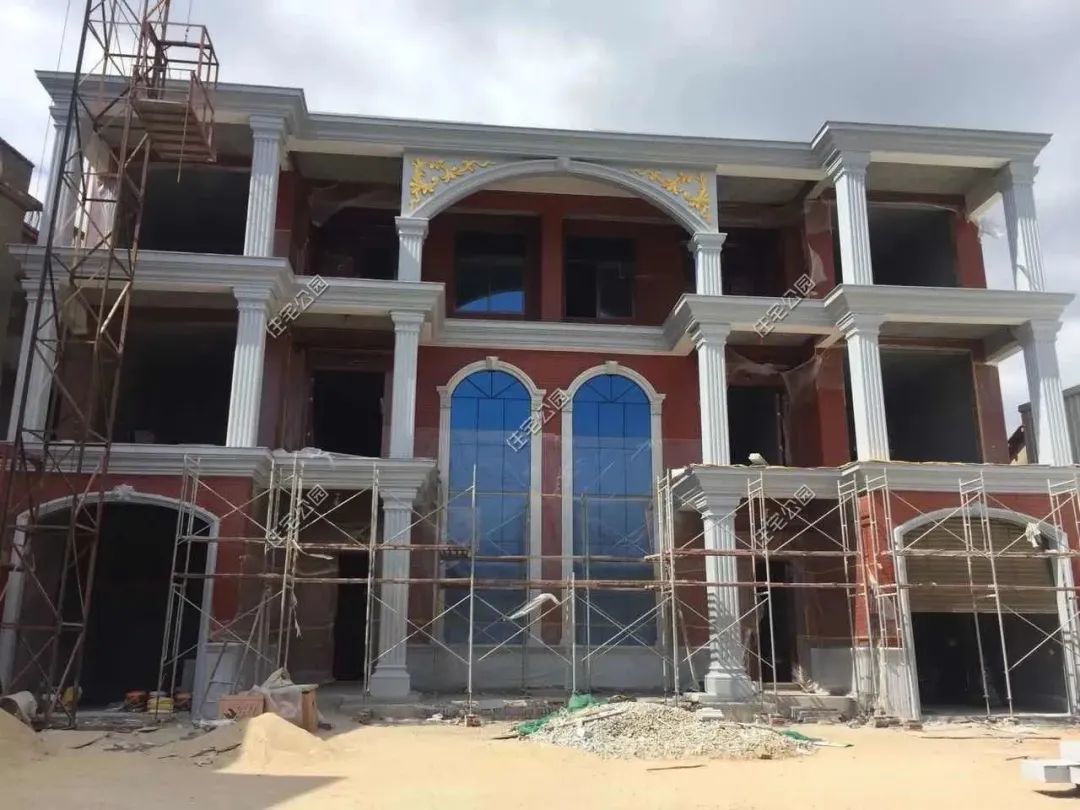 为什么有些人建房可以建几千平,为啥有的农村个人建房很大