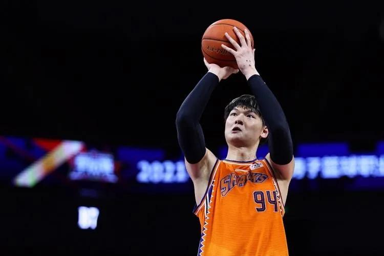 周琦胡明轩或离队,周琦胡明轩离队