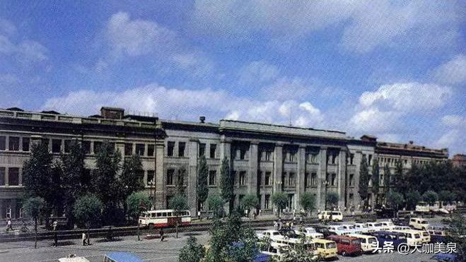 哈尔滨步行街的石头介绍,哈尔滨的石头