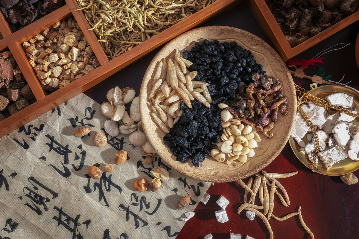 怕冷又怕热阴阳两虚吃什么药,阴阳两虚怕冷又怕热