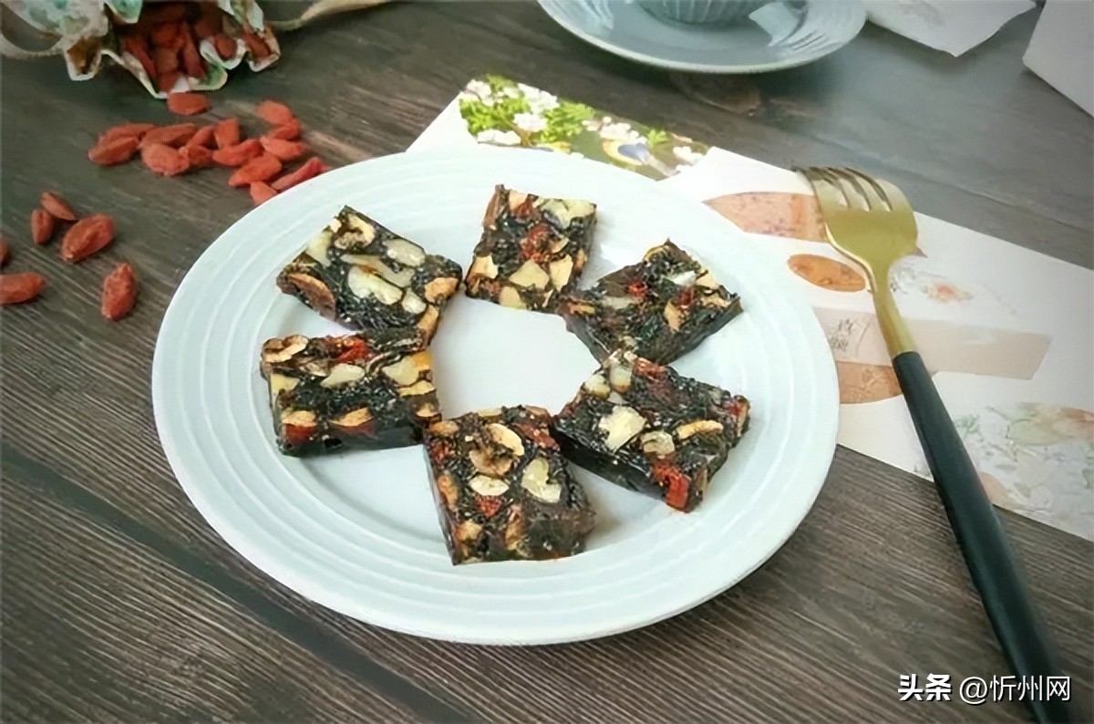 阿胶糕为什么不能吃多了,阿胶糕每天吃几块最好