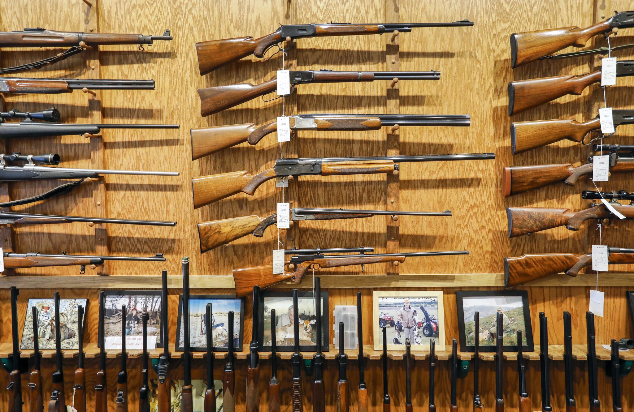 美国*力暴**事件频发，不爱持枪的华人开始买枪练枪