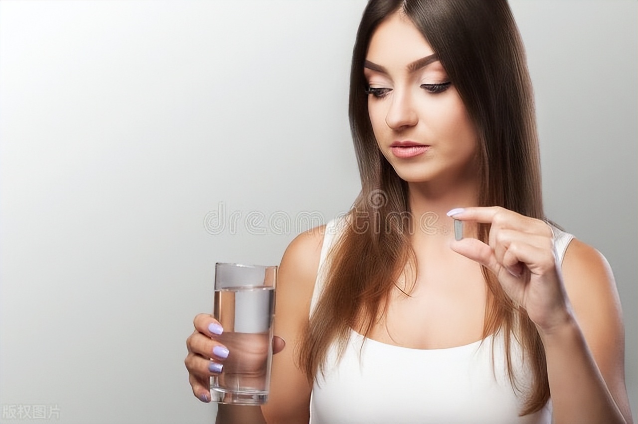 嘴唇皮脂腺异位用异维a酸,吃异维a酸胶囊嘴唇开裂怎么办