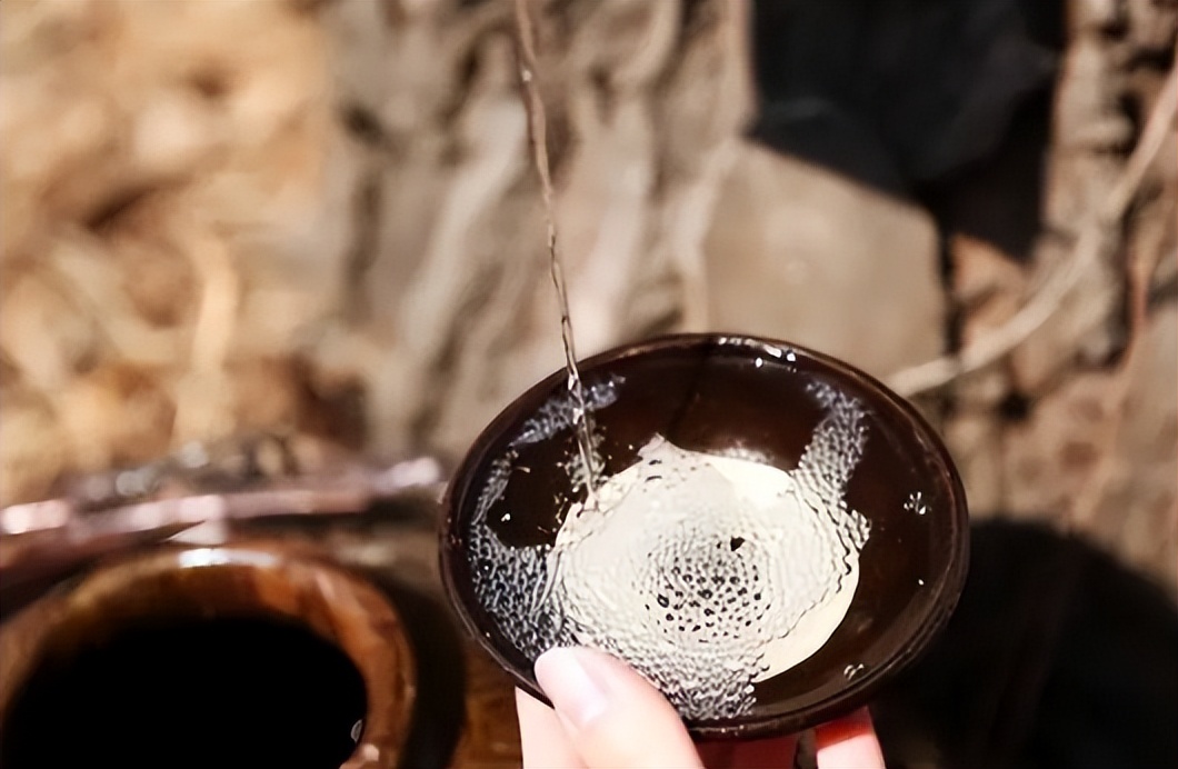 这些白酒误区你都知道吗,别轻视市面上常见的假酒