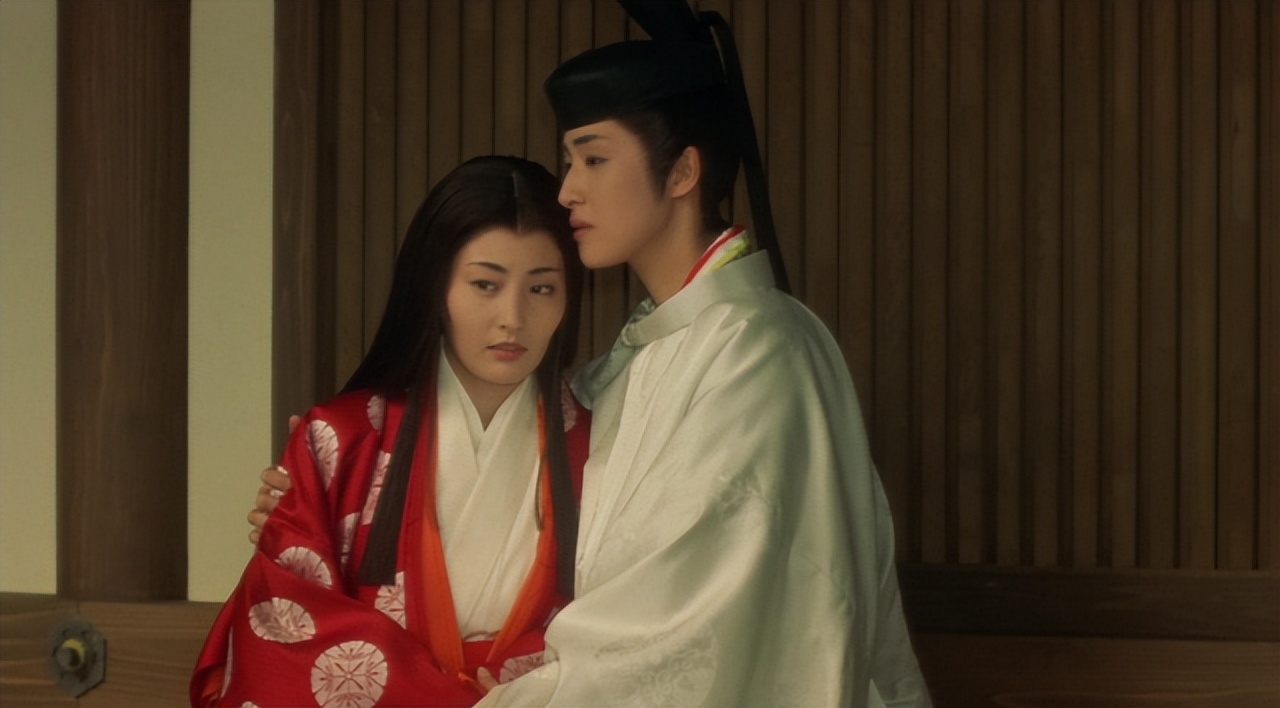 源氏物语如何体现日本的物哀美学,物哀在源氏物语中的体现有哪些