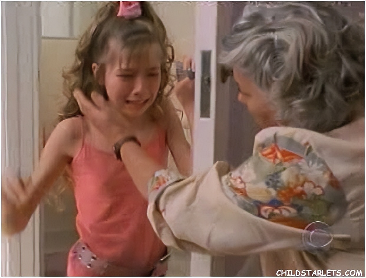 6岁童星被父母当摇钱树,欧美童星被父母当成摇钱树