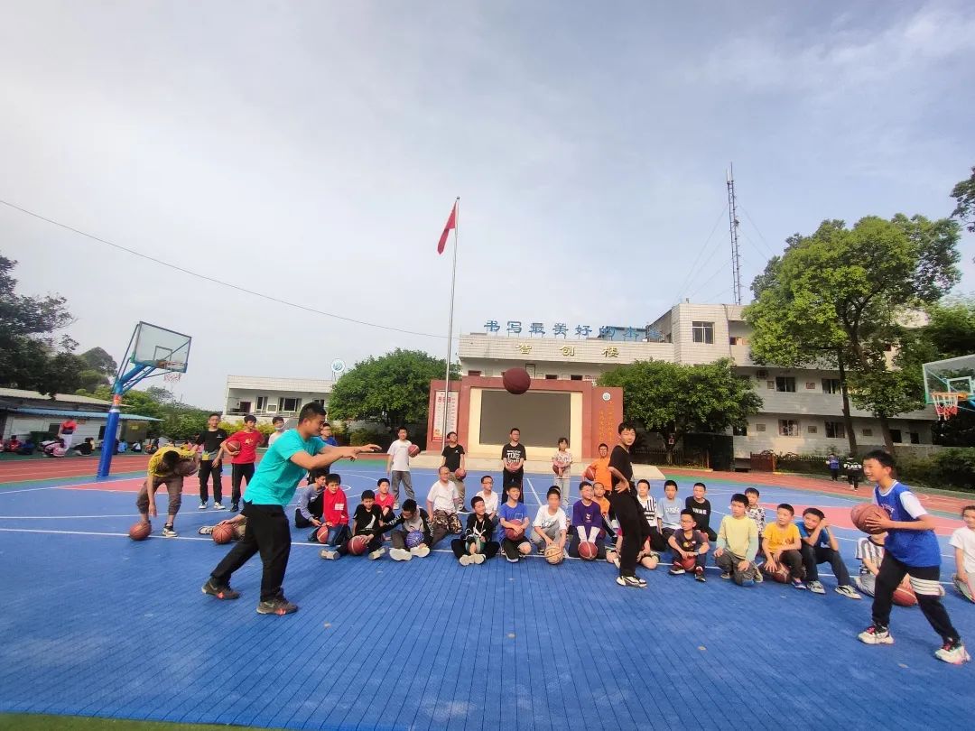 学校用心，学生开心，家长放心｜记天府新区白沙小学周末托管服务