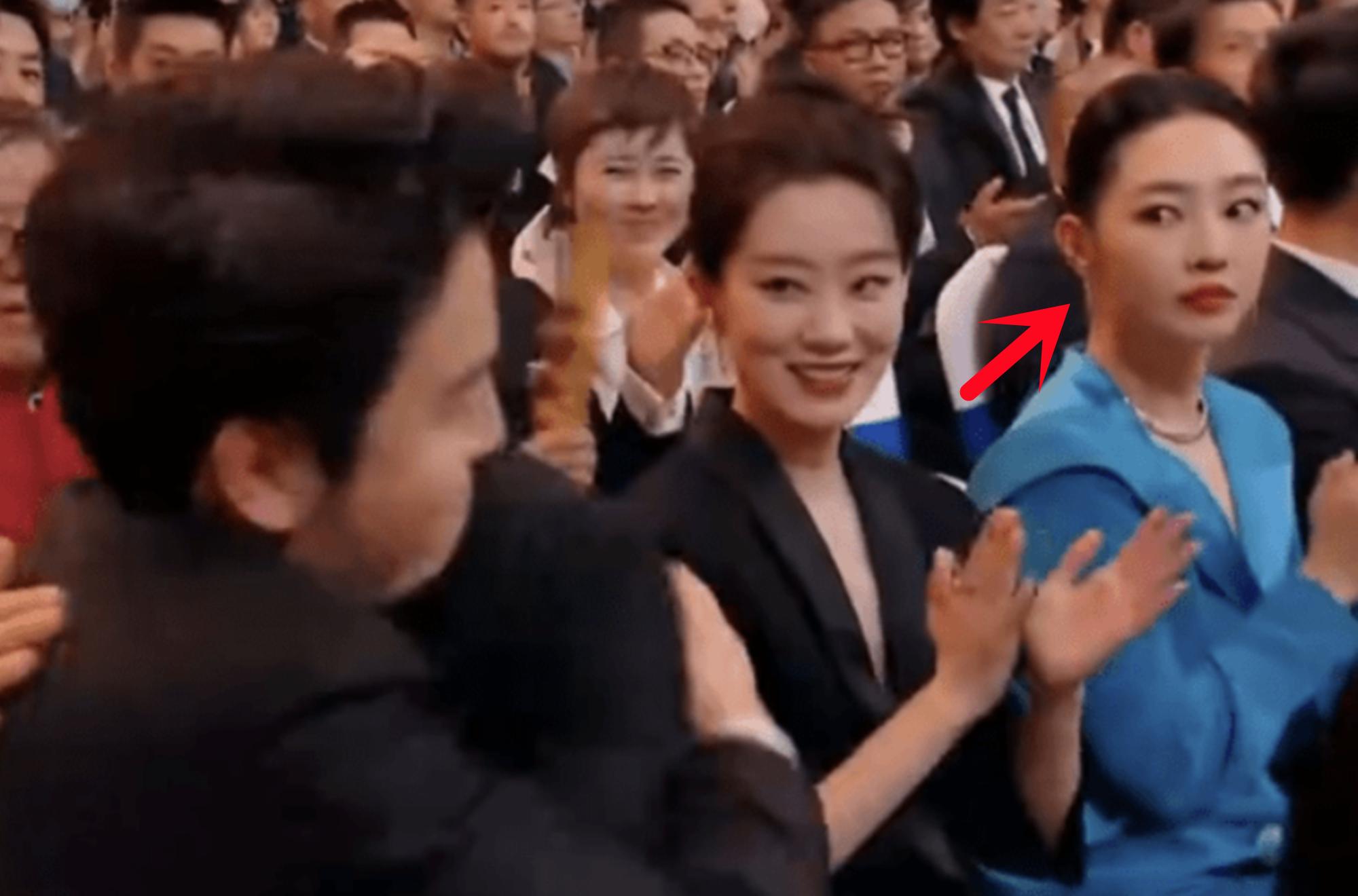 关晓彤于文文同框,于文文和关晓彤同框