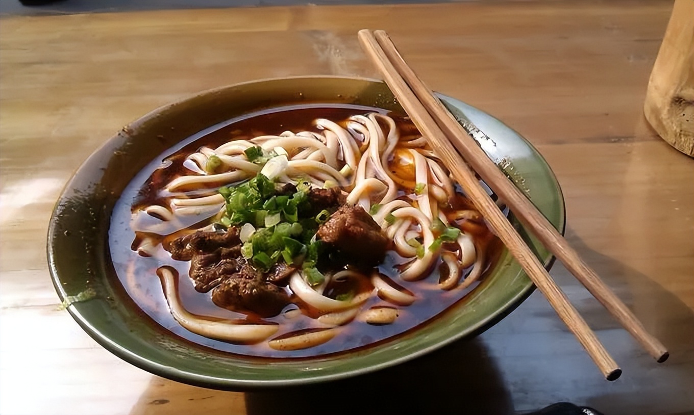 成都到青岛自驾游住宿攻略,成都旅游住宿攻略及费用