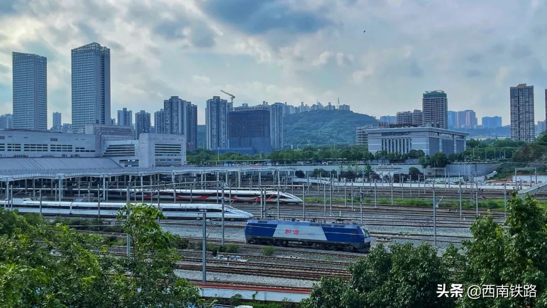 瑗垮崡涓夌渷涓撳垪,瑗垮崡鍦板尯鍒楄溅鍔犲紑