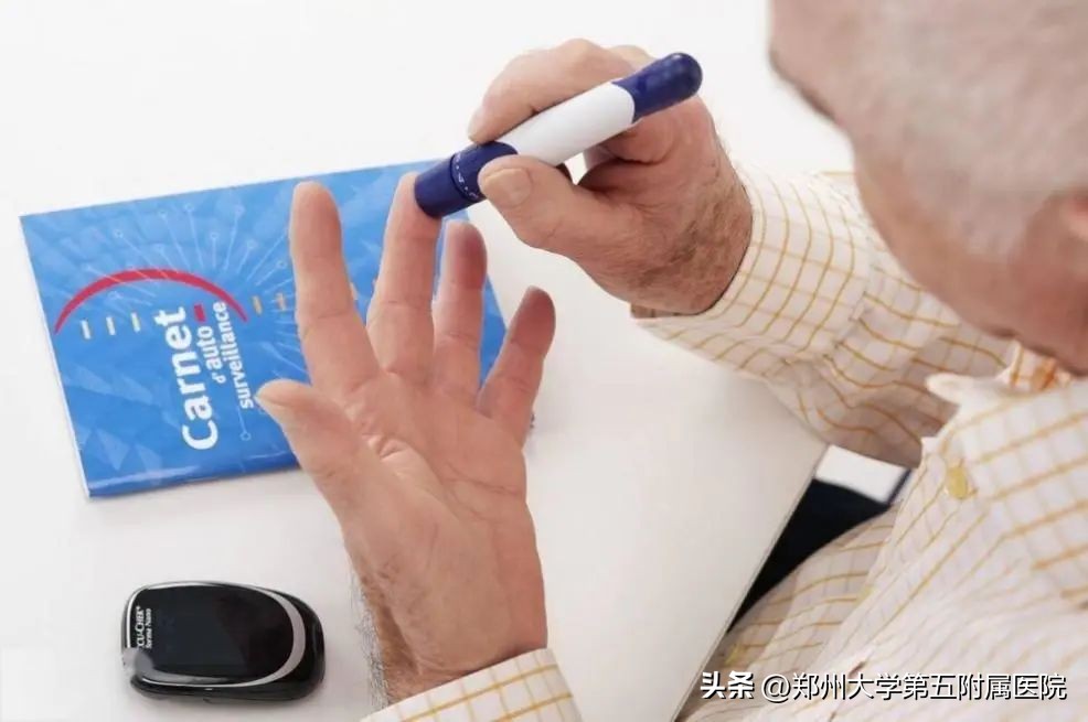 老年人夜间低血糖昏迷怎么处理,警惕夜间低血糖