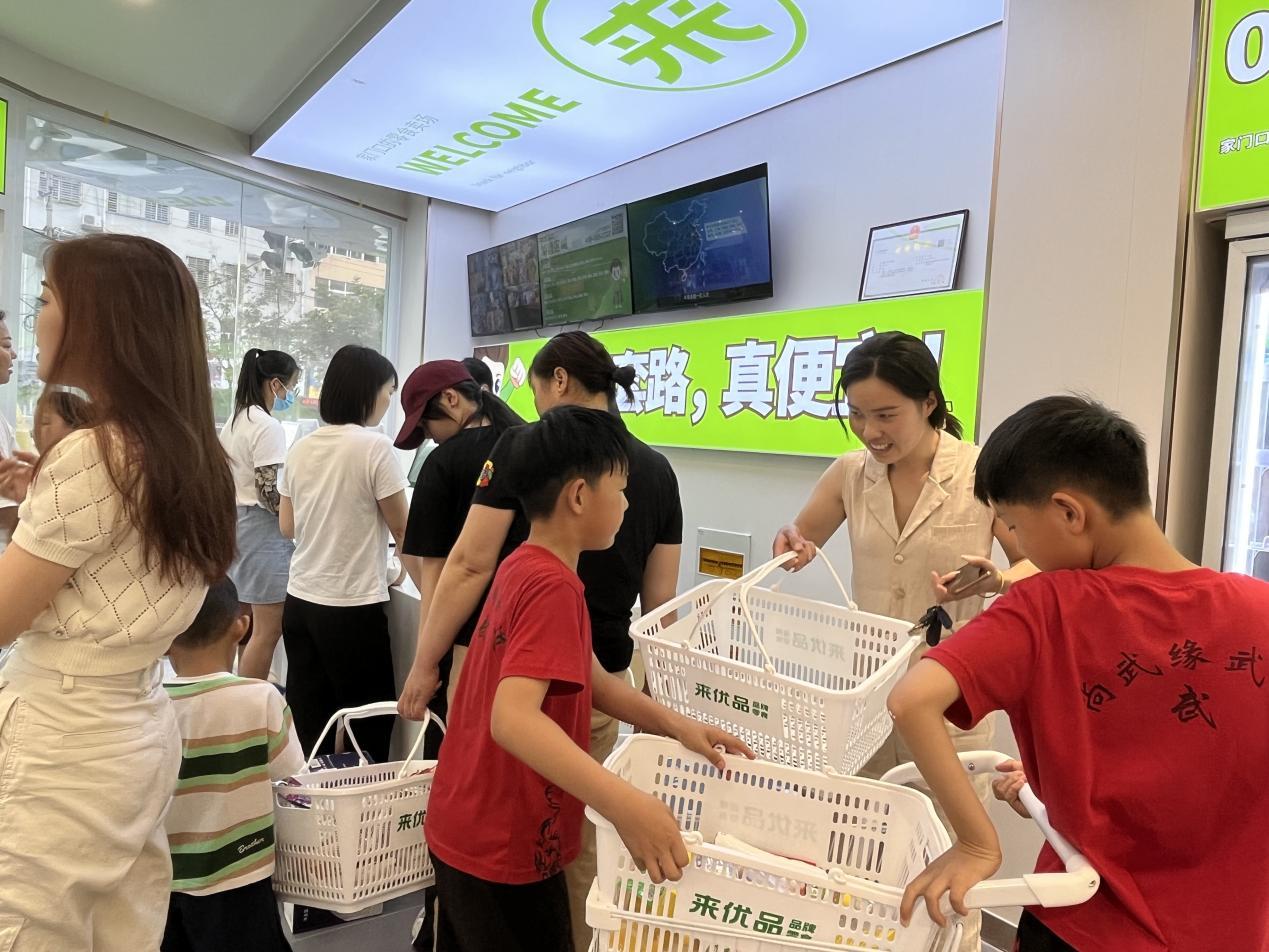 来优品零食好生意，驻马店新店开业受追捧