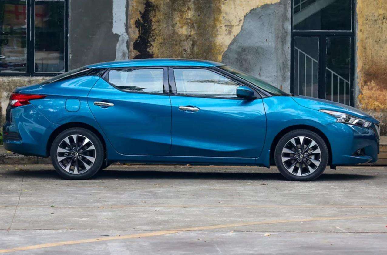 蓝鸟最低跌到几万,蓝鸟18款值不值得购买