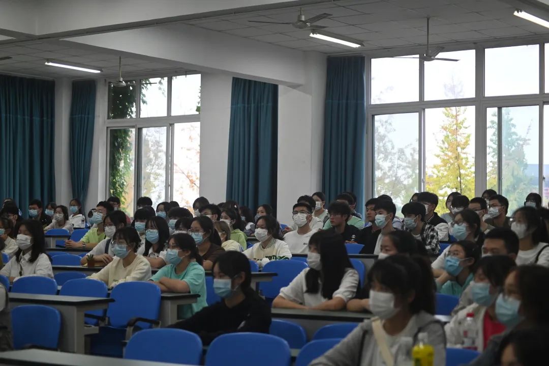 2022级锦城“萌新”的第一次晚点名来啦