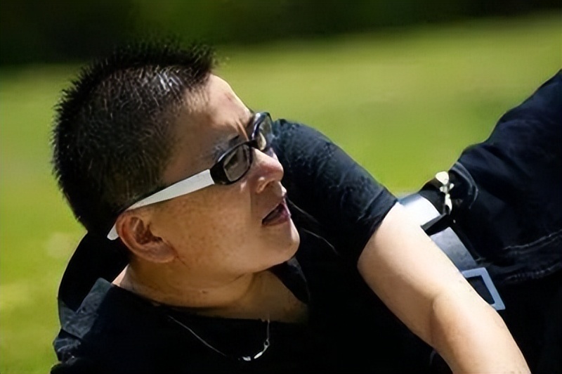 05年宁夏姑娘耿子做“女变男”手术，强行变男人后，现在怎样了？