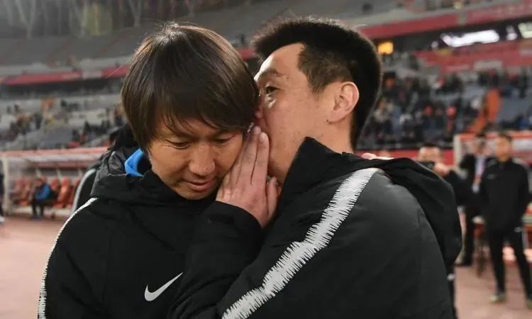 逗妹吐槽：中国足球，“地主家的傻儿子”？