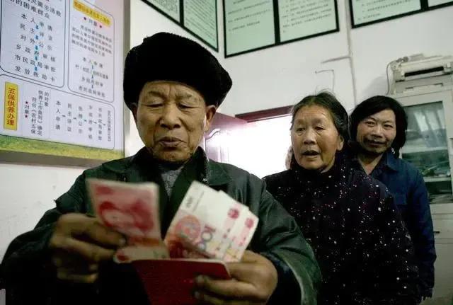 农业补贴和养老补贴,代表建议提高农民养老标准