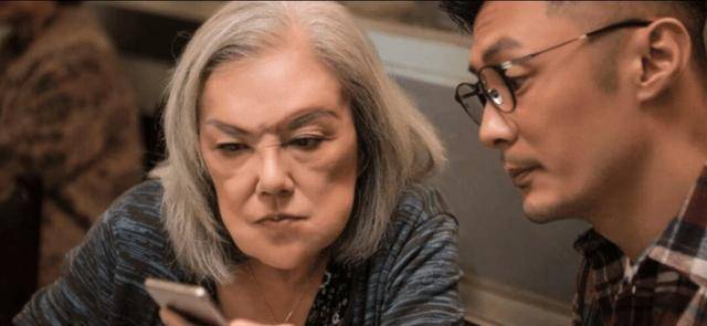 守30年活寡，花心丈夫带小三回家不敢反抗，邵音音的爱太卑微了