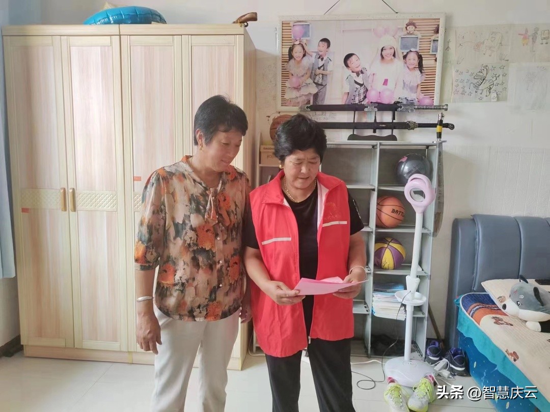 社区开展反食品浪费法宣传,加强反食品浪费宣传