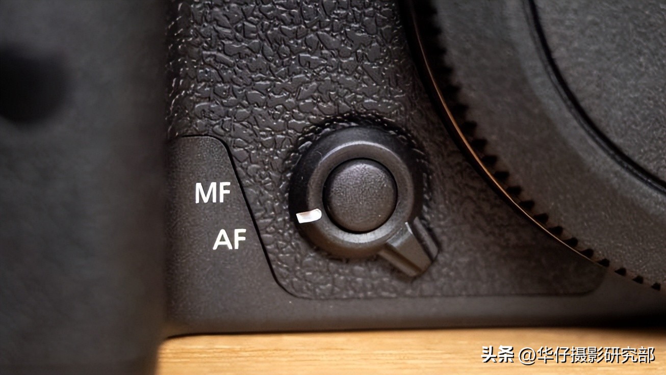 佳能r7与a6600参数对比,佳能r7和索尼a6400对焦