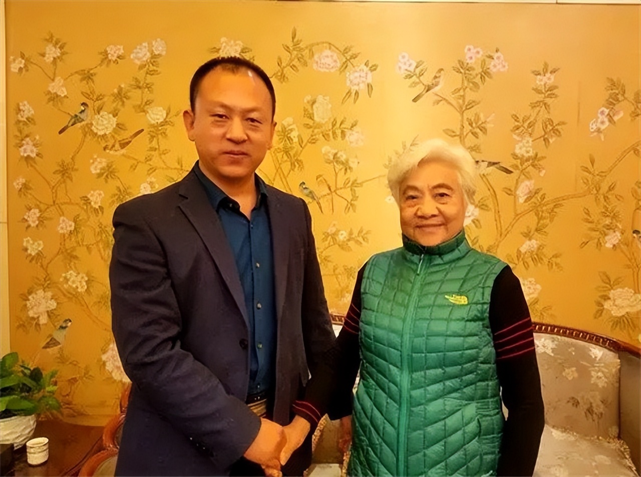 吴桂贤副总理爱人和子女现状如何？