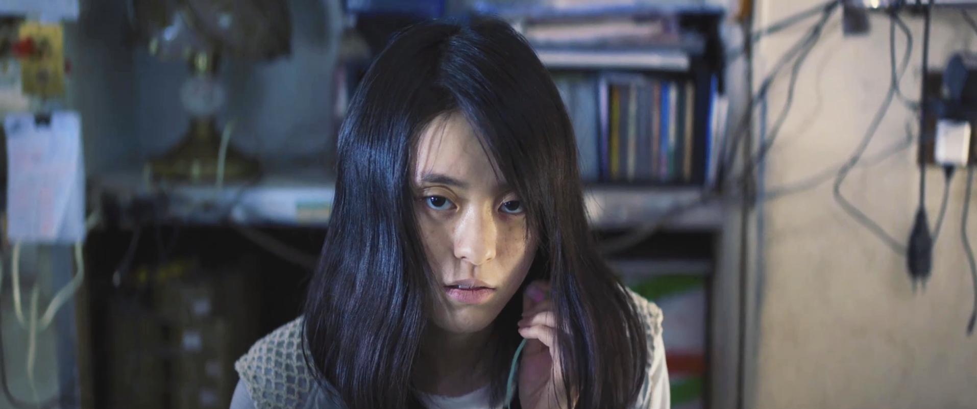 弑亲、卖肉、*拍偷**，尺度爆表，如此生猛的华语片，惊到我了