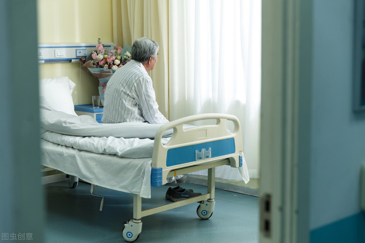 保温杯变毒水是怎么回事,央视曝光19种保温杯温水变毒水