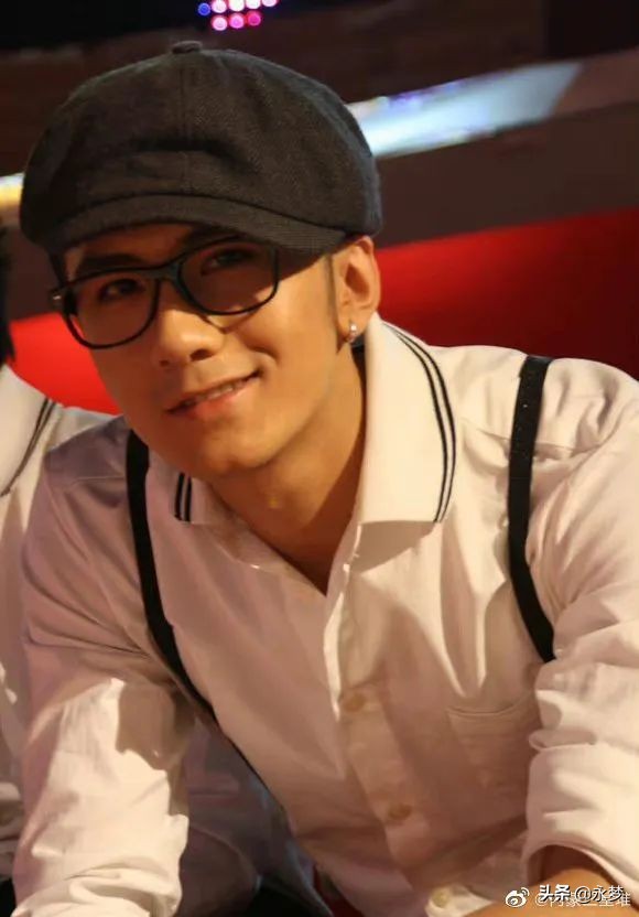 13岁，顶级Alpha，阿姨们都在等他出道