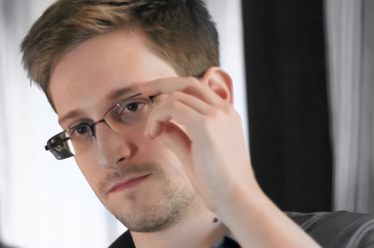 美国泄密者斯诺登现在在哪里,美国泄密者斯诺登现状视频