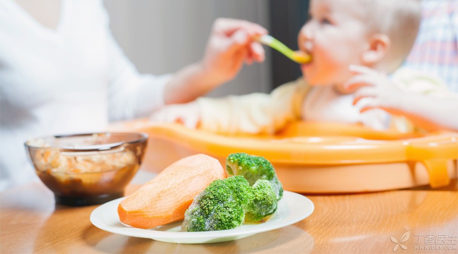 1岁宝宝自主进食食物做法,1岁宝宝如何引导自主吃饭
