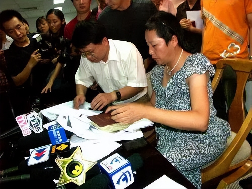 赵忠祥妻子张美珠近照曝光,赵忠祥妻子张美珠多少岁