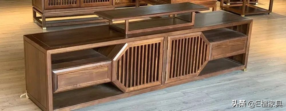 新中式电视柜两边放什么最好,新中式电视柜款式效果图