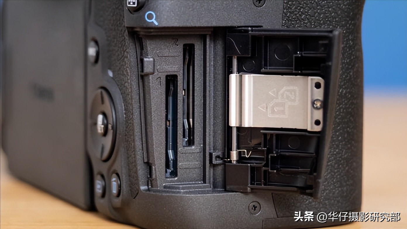 佳能r7与索尼a6400,佳能微单r7和r6哪个级别高些