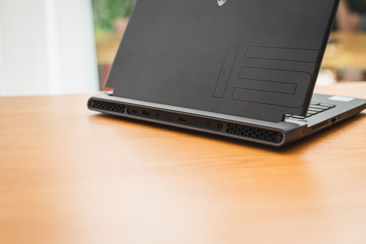 alienwarem15r7笔记本,男人的快乐就这么简单老外