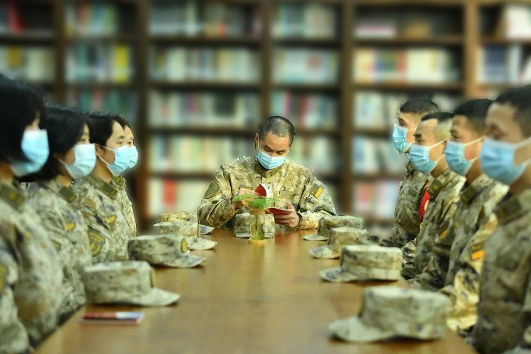 火箭军某部开展“交叉授课”,到底是什么样的精品微课让官兵越听越有趣、越听越想听?