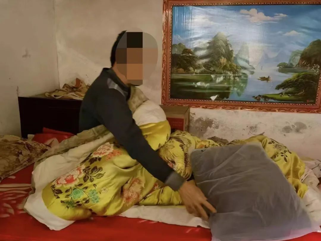 情系贫困户冬日送温暖,情系高龄老人暖心入户走访