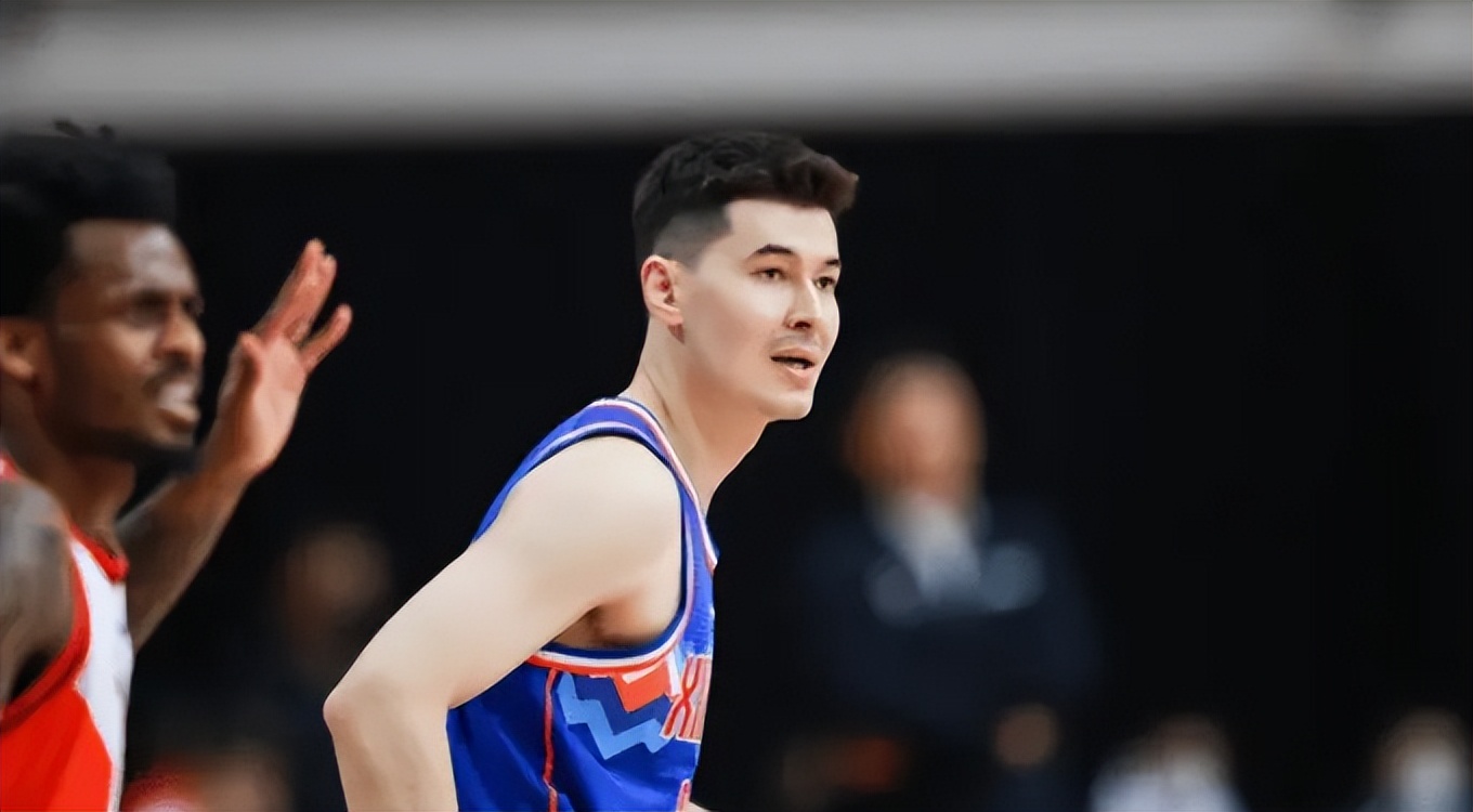 要防就防最牛外援！1米93“铁卫”，连续3场把对方外援防“急眼”