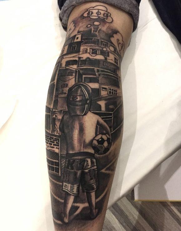 内马尔纹身全过程,内马尔纹身时视频