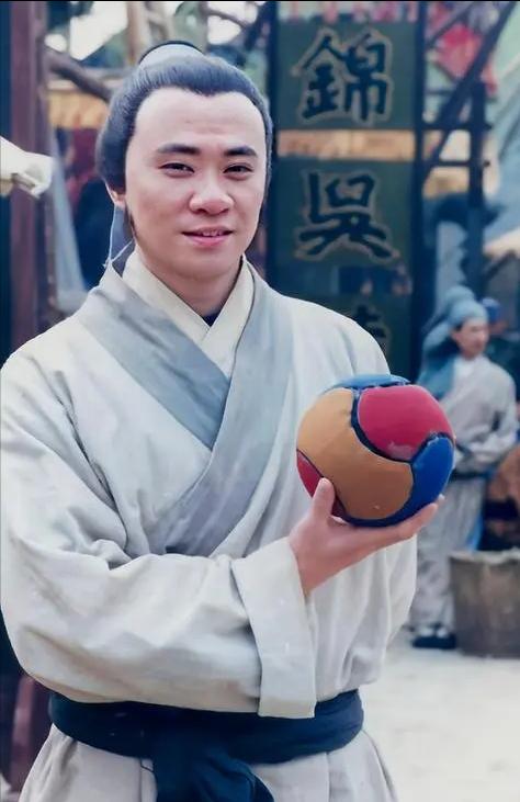 九五至尊高能场面莱万回放,足球十大难破的纪录莱万9分钟5球