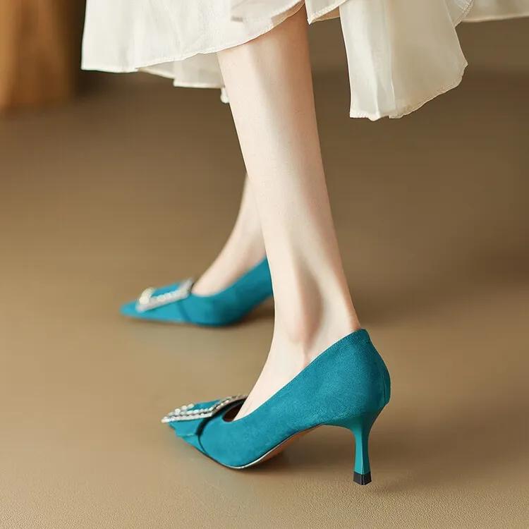 金属方扣软皮时尚百搭高跟鞋,精致大方高跟鞋