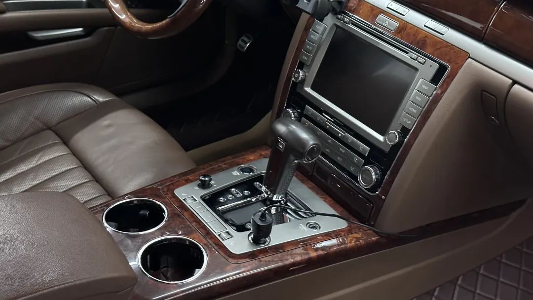 大众100万左右的车辉腾,重庆二手辉腾全面翻新修复