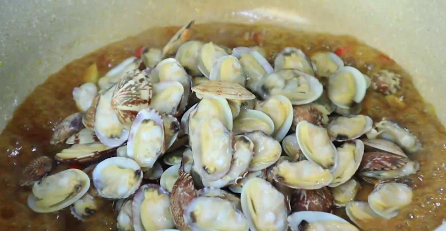 张文宏谈奥密克戎毒性,张文宏说奥密克戎感染后会咬人