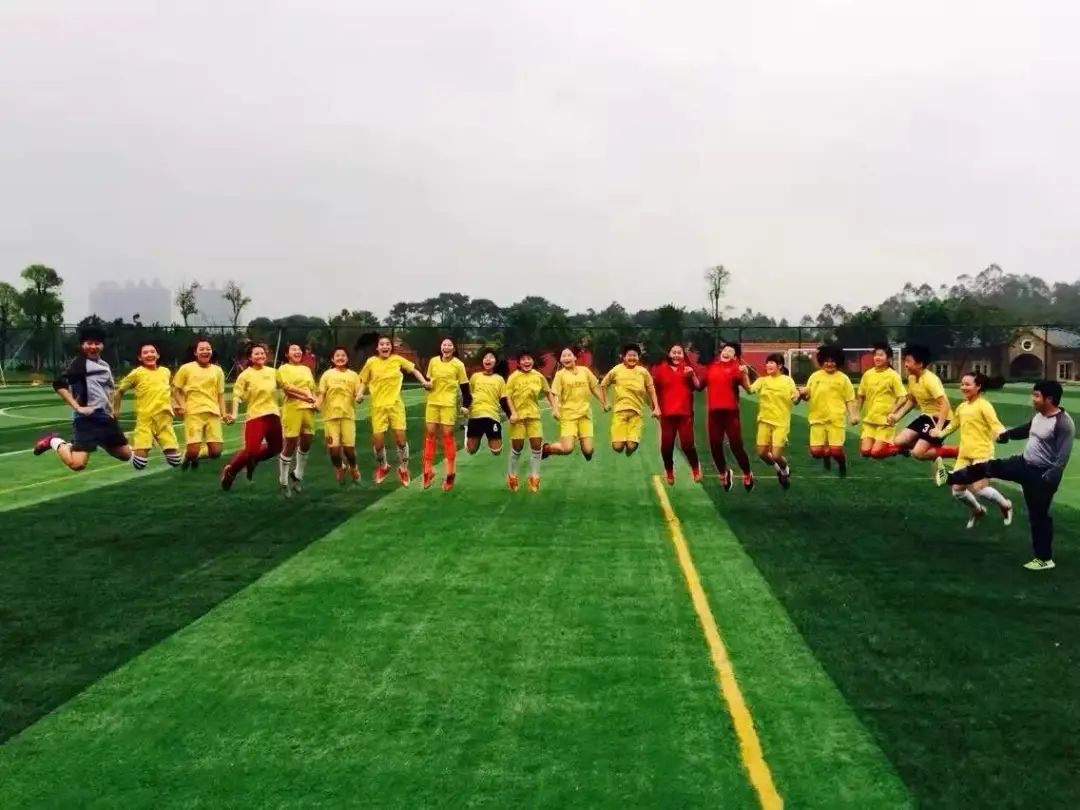 瓒崇悆濂冲绮よ,瓒崇悆濂冲骞垮窞