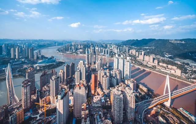 在重庆月薪15000到20000,在重庆工资多少才能生活的下去