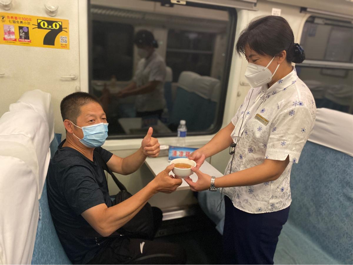 交广会客厅｜列车上开设起了“清凉驿站”