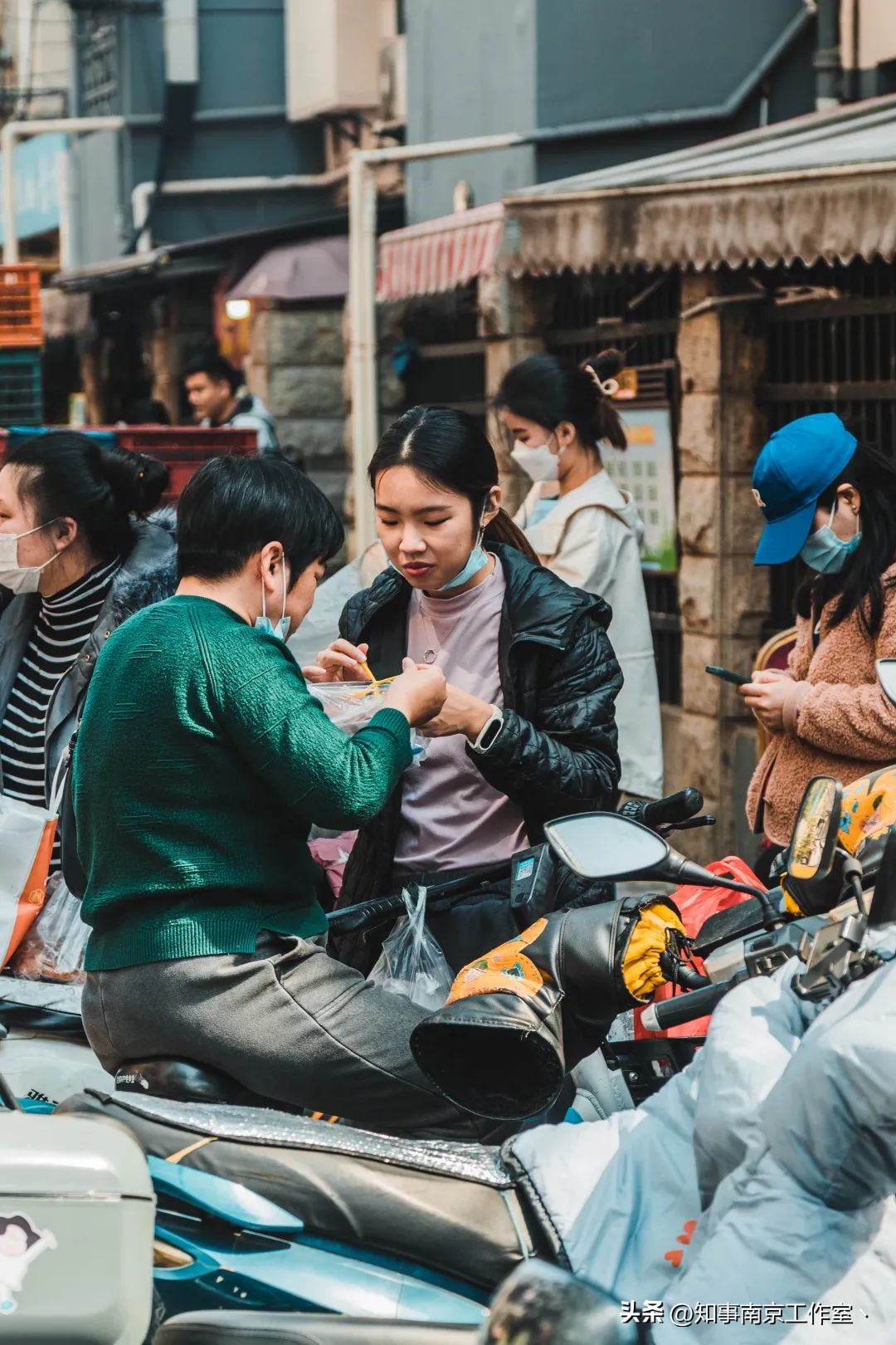 在南京来科巷就三件事：排队、排队、排队！